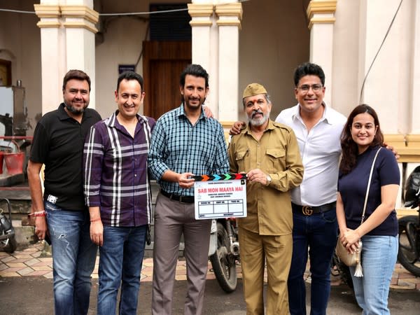 Sharman Joshi and Annu Kapoor with makers of 'Sab Moh Maaya Hai'