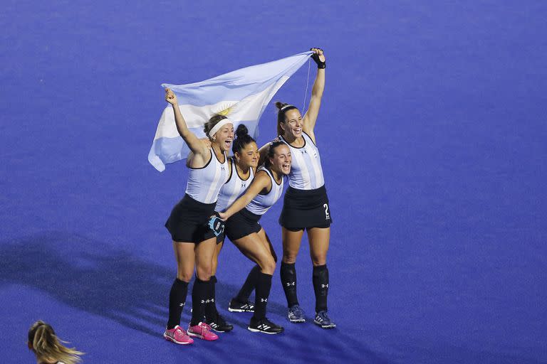 La alegría de las Leonas tras conseguir la medalla de oro y el pasaje a los Juegos Olímpicos