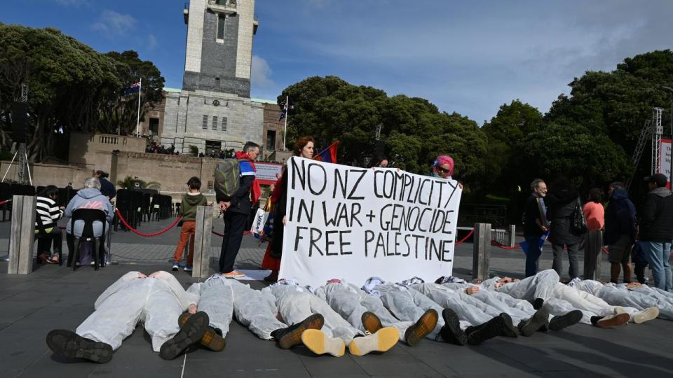 Anti-war protesters at the National War Memorial in Wellington