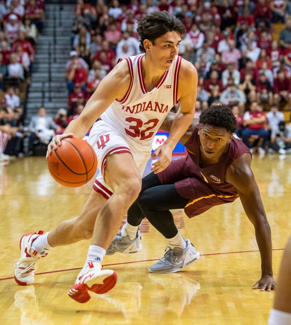 Indiana's Trey Galloway (32) leaves Bethune-Cookman's Damani McEntire (5) behind during the first half of the Indiana versus Bethune-Cookman men's basketball game at Simon Skjodt Assembly Hall on Thursday, Nov. 10, 2022.