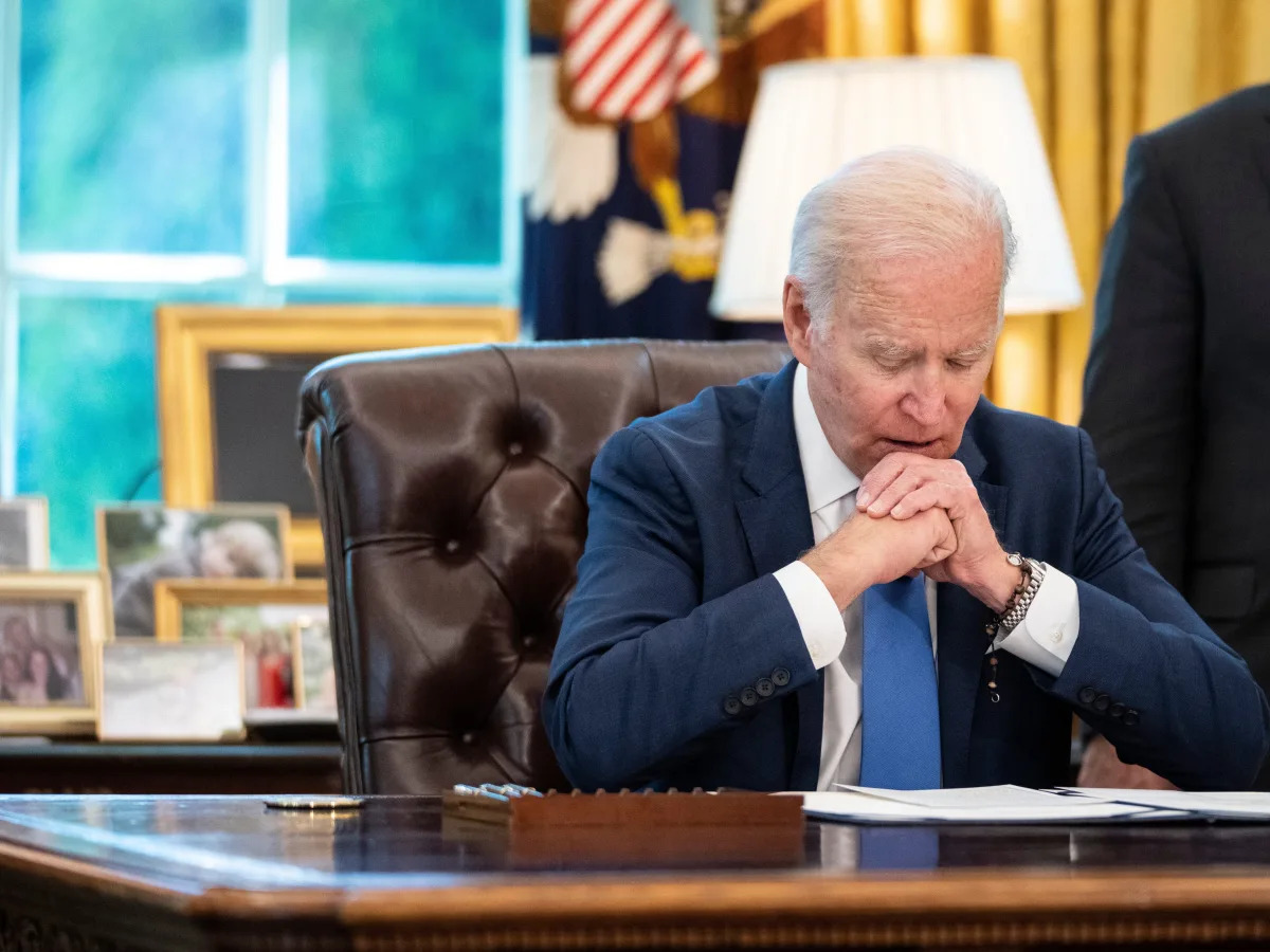 Biden has few options left to quickly bring down gas prices. Now he's making a b..