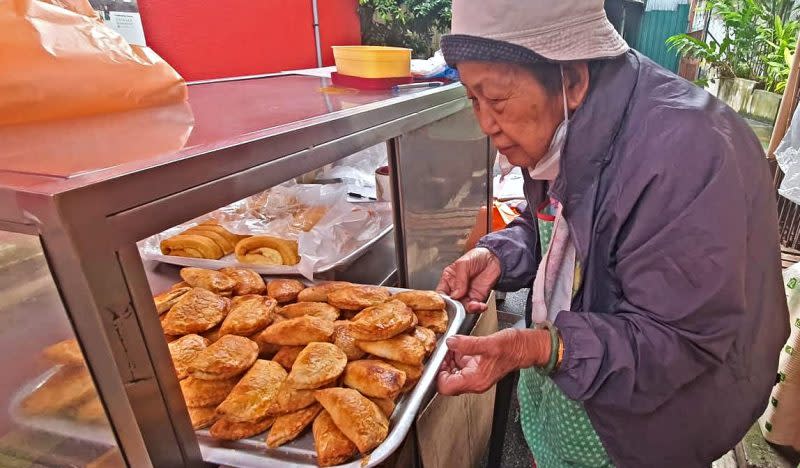 Madam Wong - kaya puff