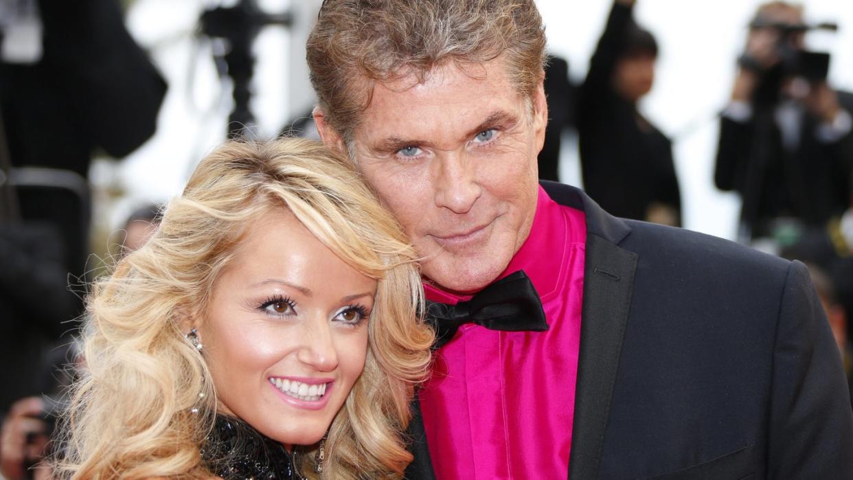 US-Schauspieler David Hasselhoff und seine Freundin Hayley Roberts 2013 beim Filmfestival in Cannes. Foto: Ian Langsdon