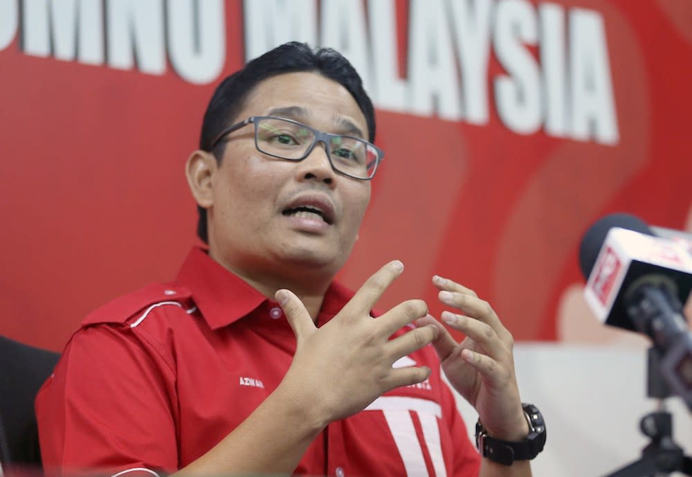 Umno’s Khairul Azwan Harun has blamed the PH government’s reliance on petroleum-related revenue for the economic slump currently faced by Malaysia. — Picture by Razak Ghazali