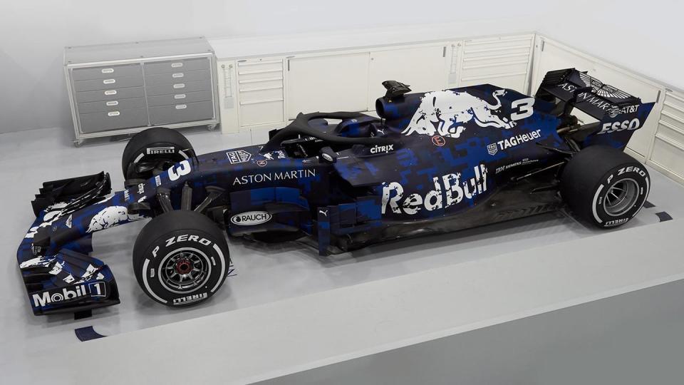 La RB14 arbore une livrée “camouflage” spéciale. Ses vraies couleurs seront dévoilées à Barcelone le 26 février prochain. (Crédit Red Bull)