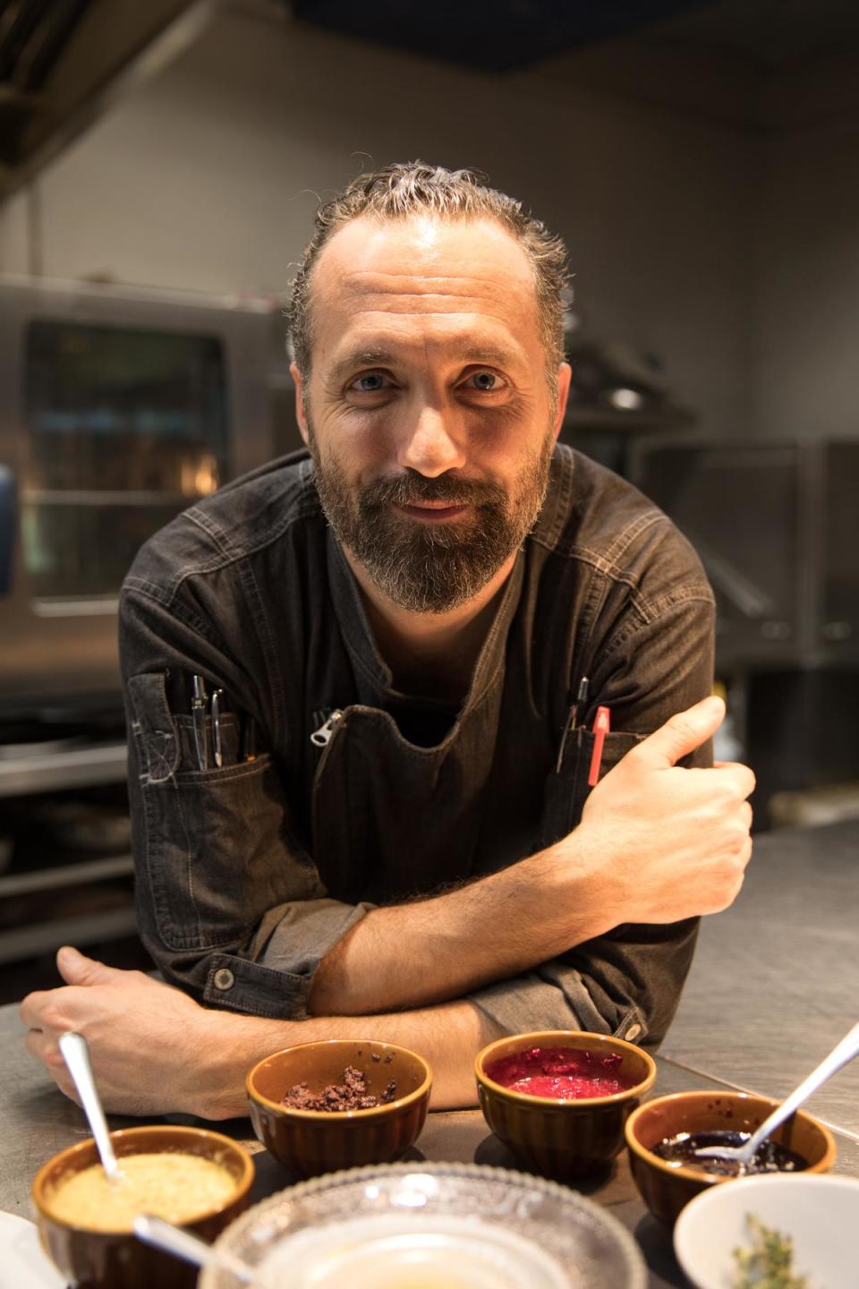 主廚林吉勇（Guillaume Brissaud）融合北非、法國鄉村菜的料理，讓許多饕客著迷。