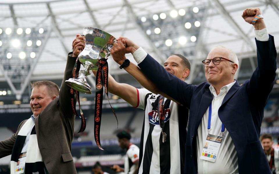 Jason Stockwood (R) Andrew Pettit (L) - How the man who helped millions of singletons find love sparked Grimsby's FA Cup charge - Alamy Stock/PA