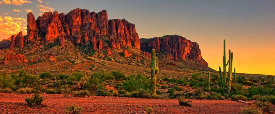 Sunset view of the desert and mountains near Phoenix, Arizona, USA