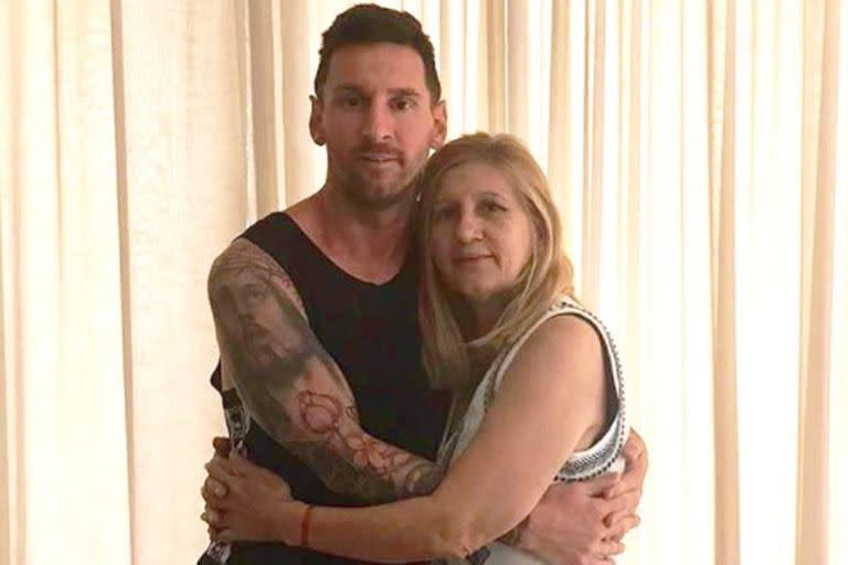 Celia Cuccittini junto a Lionel Messi