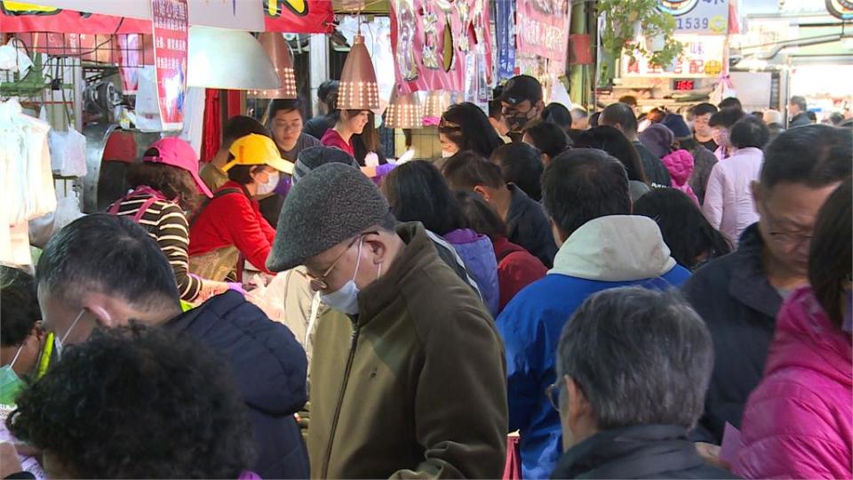 除夕台中百元年菜「人潮增2成」　佛跳牆又降回原價