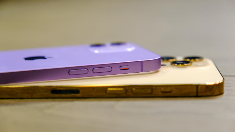 <p>Apple iPhone 12 in purple</p>
