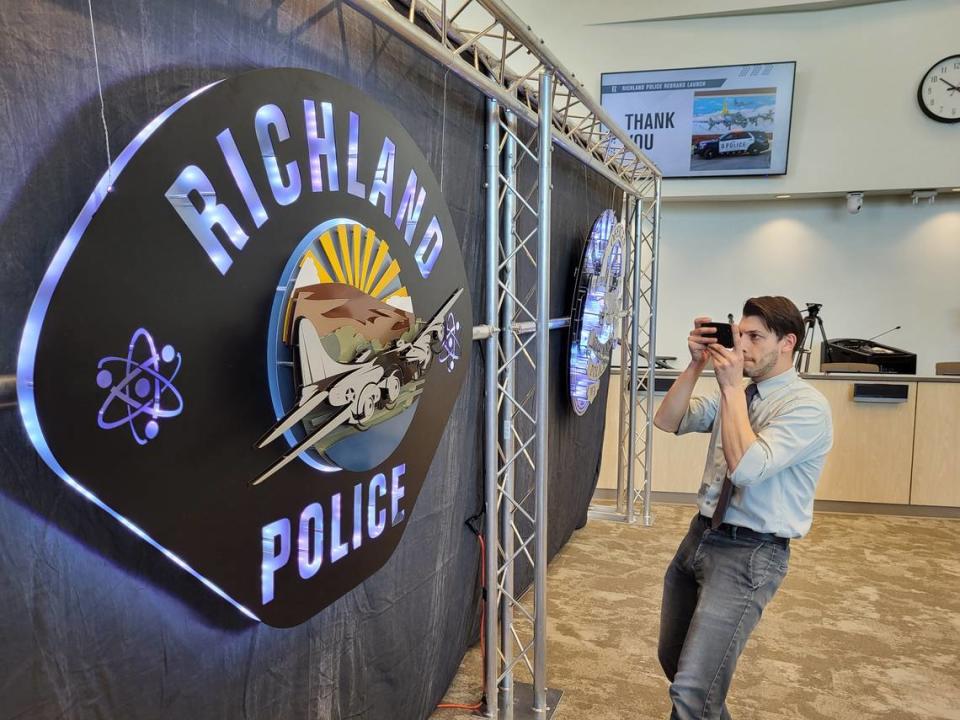 Richland Police unveiled their new patch which features Day’s Pay. They B-17 bomber paid for by Hanford workers in 1944. Cameron Probert/Tri-City Herald