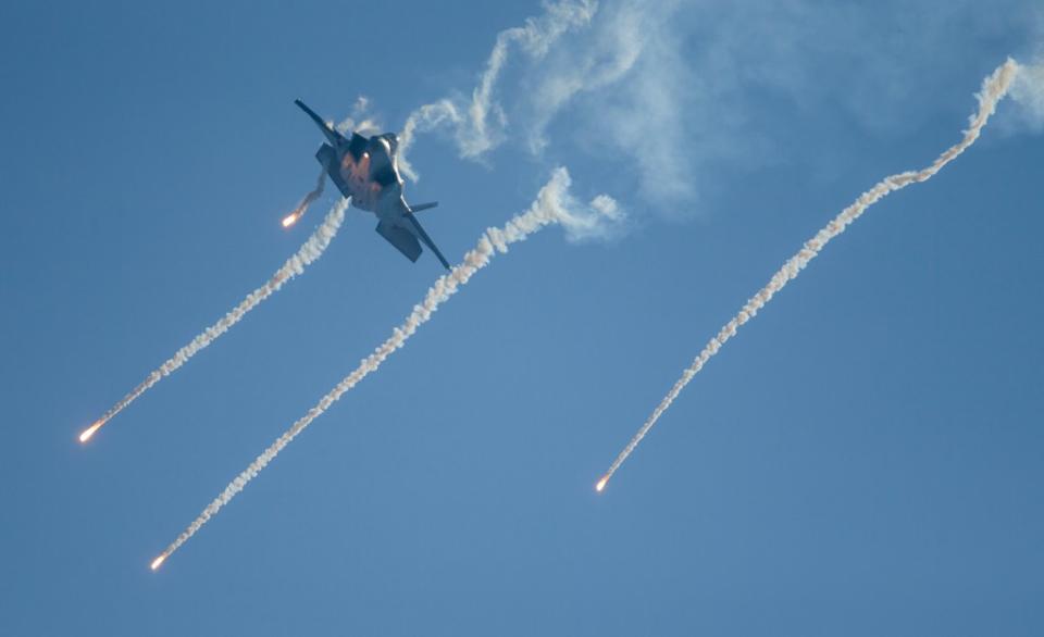 - NO PHOTO CREDIT - - NO PHOTO CREDIT - TORONTO, ON - SEPTEMBER 3: USAF F-35 drops flares during its demonstration. The Canadian International Air Show returned to the Toronto waterfront with a 3 hour show ending with a USAF F-35 Demonstration team. CORONAPD Toronto Star. (Rick Madonik/Toronto Star via Getty Images)