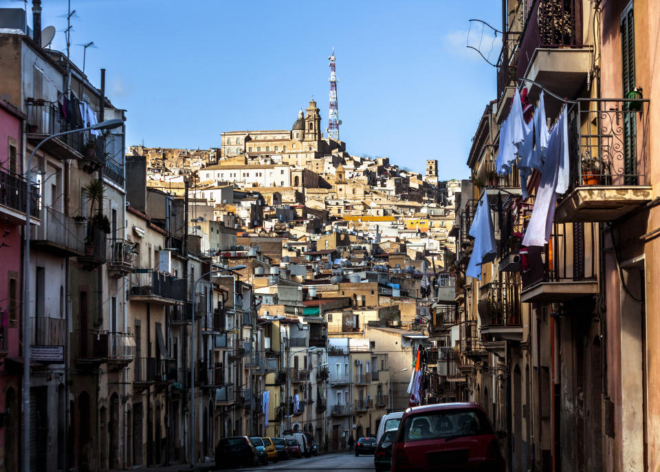 <p>Precisamente el hecho de que su centro histórico sea Patrimonio de la Unesco es lo que ha llevado a las autoridades de este municipio a ofrecer casas a un euro. (Foto: Getty Images).</p> 