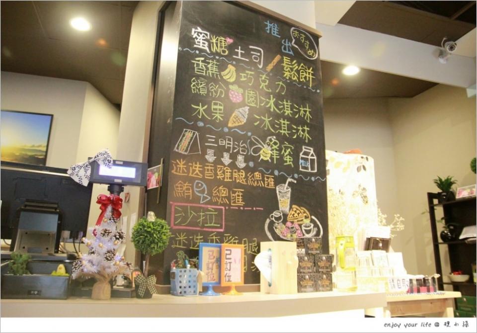 台南午茶店 「日光咖啡」好吃鬆餅、蜜糖吐司！享受午後浪漫時光