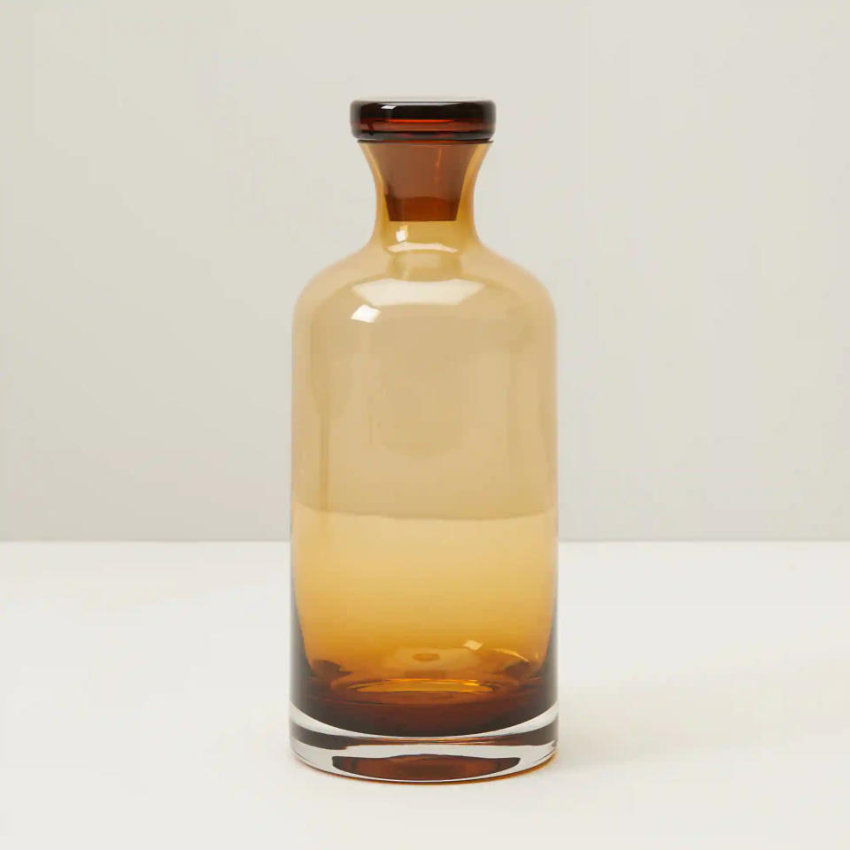 Oui Glass Decanter made of amber glass