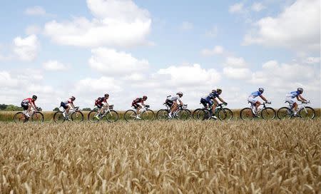 Cycling - Tour de France cycling race - The 237.5 km (147.5 miles) Stage 4 from Saumur to Limoges, France - 05/07/2016 - The pack of riders cycles during the stage. REUTERS/Juan Medina