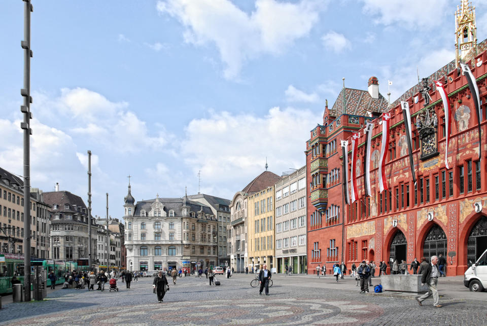 <p>Die drittgrößte Stadt in der Schweiz darf sich ebenfalls über einen Platz auf Platz 10 freuen. Allerdings ist sie nicht die lebenswerteste Stadt in unserem Nachbarland. </p>