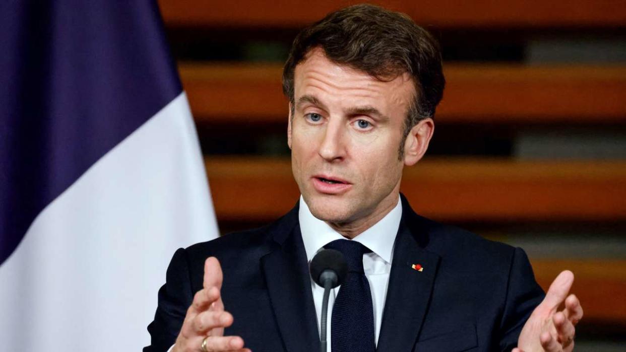 Le président français Emmanuel Macron  lors d’une conférence de presse conjointe avec le Premier ministre néerlandais ce lundi 30 janvier à La Haye.