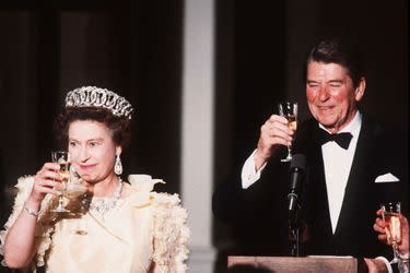 La reine Elizabeth II et le président américain Ronald Reagan le 4 mars 1983 en Californie.