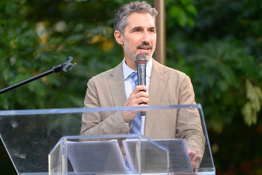 Ethan Zohn, winner of “Survivor Africa” and Hodgkin’s lymphoma survivor, takes part in the 2023 V Foundation Wine Celebration weekend in Napa Valley. (Courtesy V Foundation Wine Celebration)