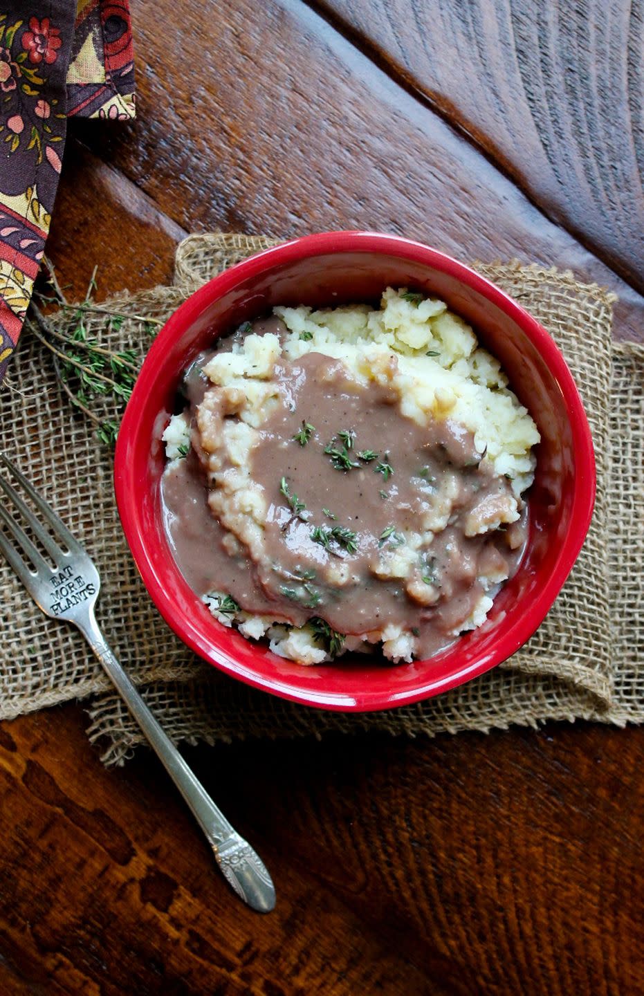 Thyme Cabernet Gravy