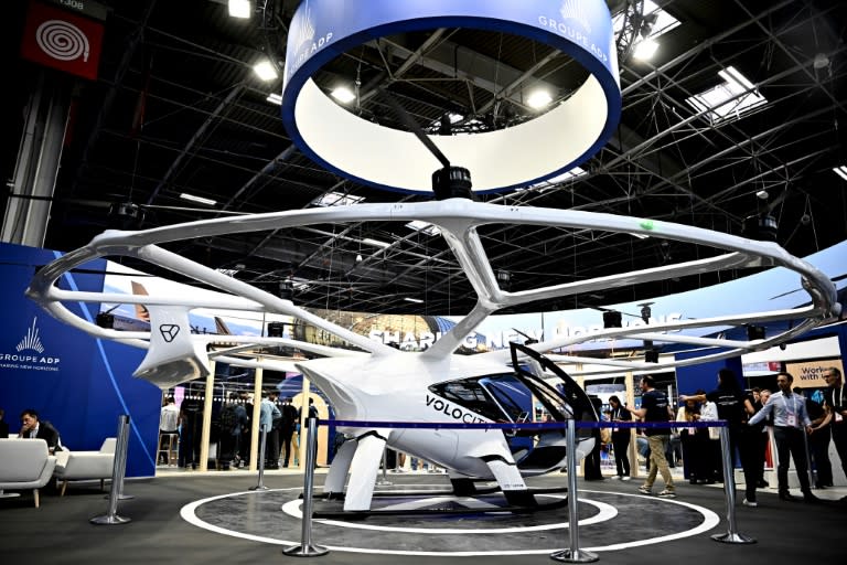 Le taxi volant VoloCity créé par la société Volocopter présenté au salon de l'innovation Vivatech à Paris, le 22 mai 2024 (JULIEN DE ROSA)