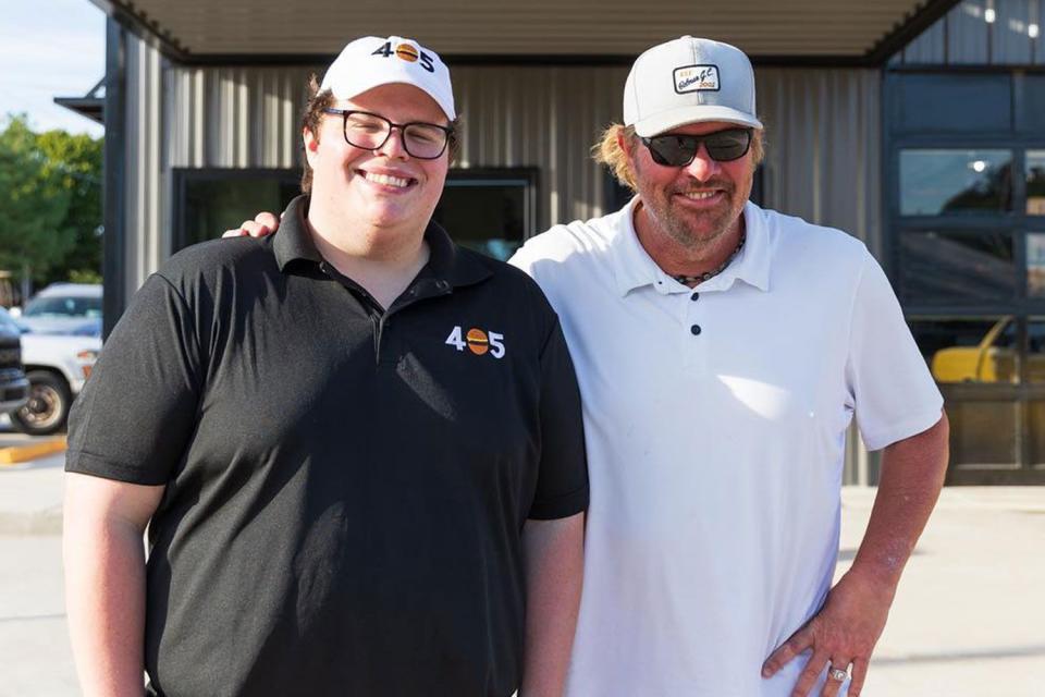 <p>Stelen Covel/instagram</p> Stelen Covel and his father Toby Keith