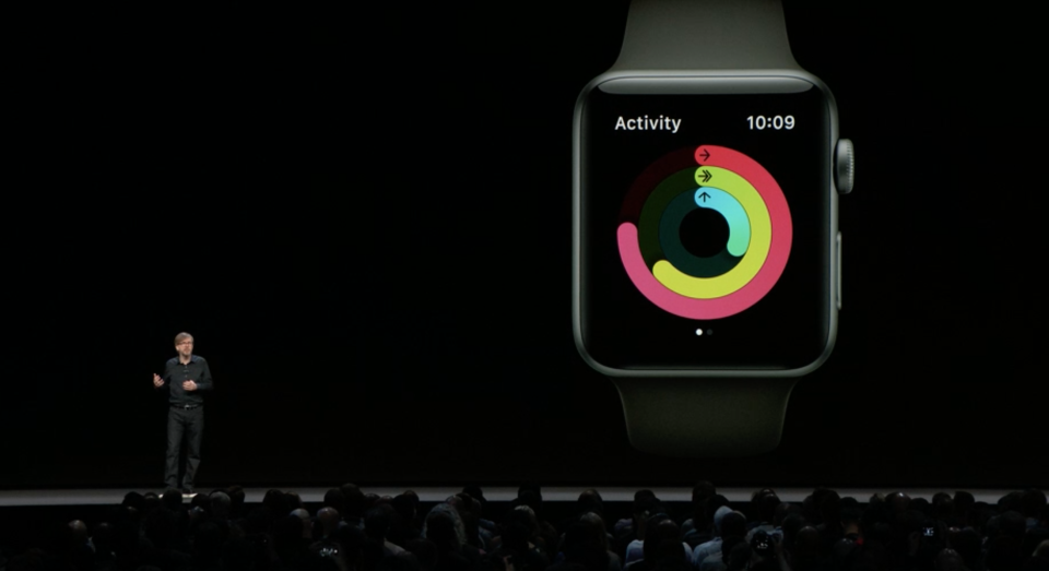 Apple tech VP Kevin Lynch demonstrates enhancements to Apple Watch at WWDC 2018.