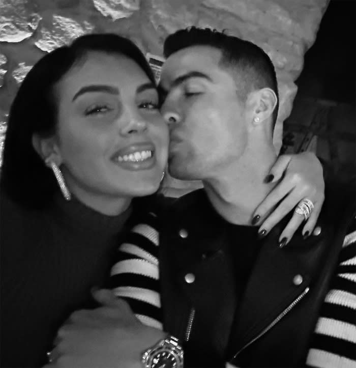 Cristiano y Georgina, cada dia más enamorados