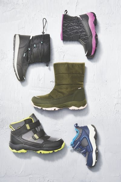 Children's thermoboots with polar fleece lining, $19.99. Photo: Aldi (supplied).  