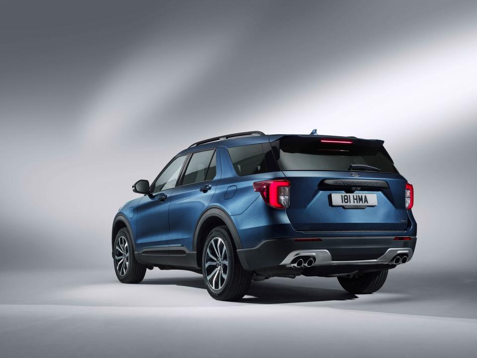 See Photos of the Ford Explorer Plug-In Hybrid (Euro-spec)