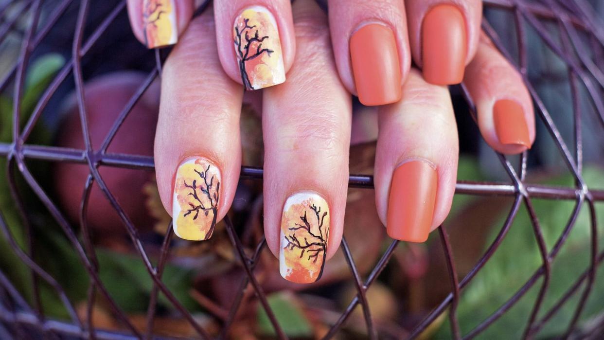 thanksgiving nails fall foliage design