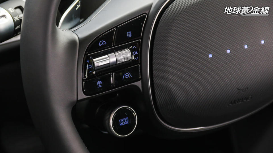 具備Level 2半自動駕駛輔助能力的Hyundai SmartSense為全車系標準配備。(攝影/ 陳奕宏)