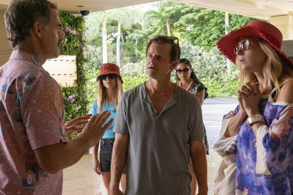 (From left) Murray Bartlett, Sydney Sweeney, Steve Zahn, Brittany O'Grady, and Connie Britton in 'The White Lotus'