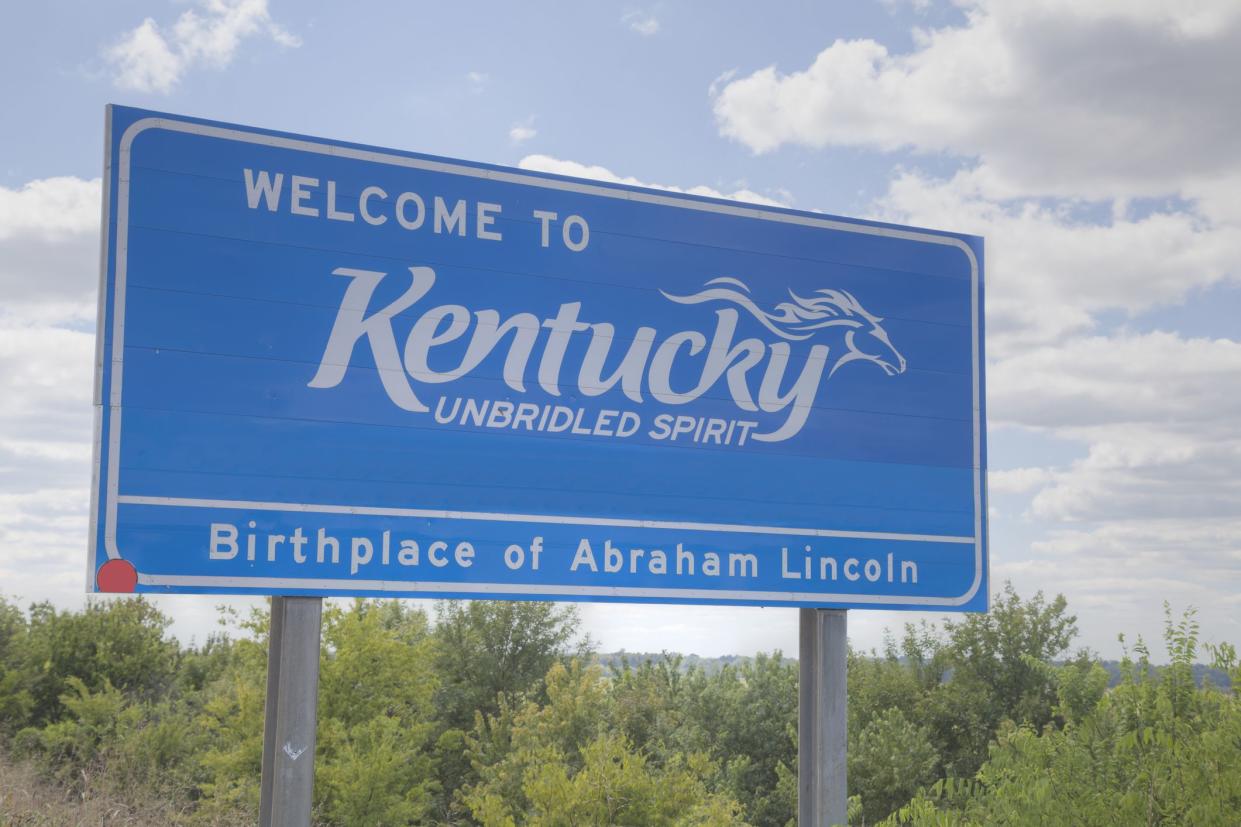 Welcome to Kentucky road sign at the state border