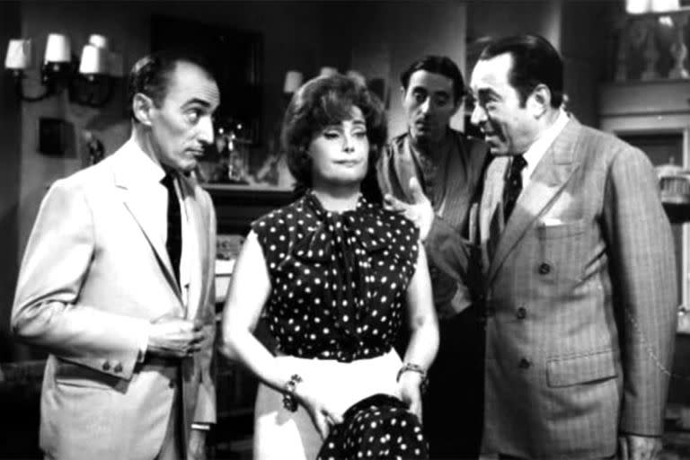 Tristán, junto a Tito Lusiardo, Niní Marshall y Juan Verdaguer en una escena del film Cleopatra era Cándida, de 1964