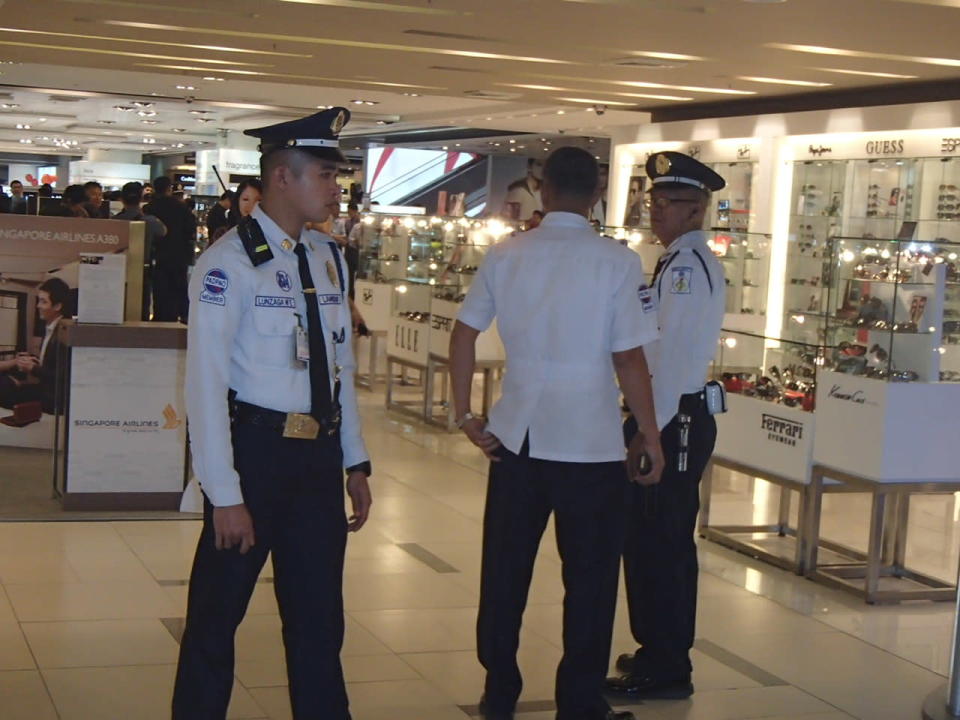 Scene at Megamall, minutes after the robbery at a jewelry store. (Photo by Rio Ribaya)