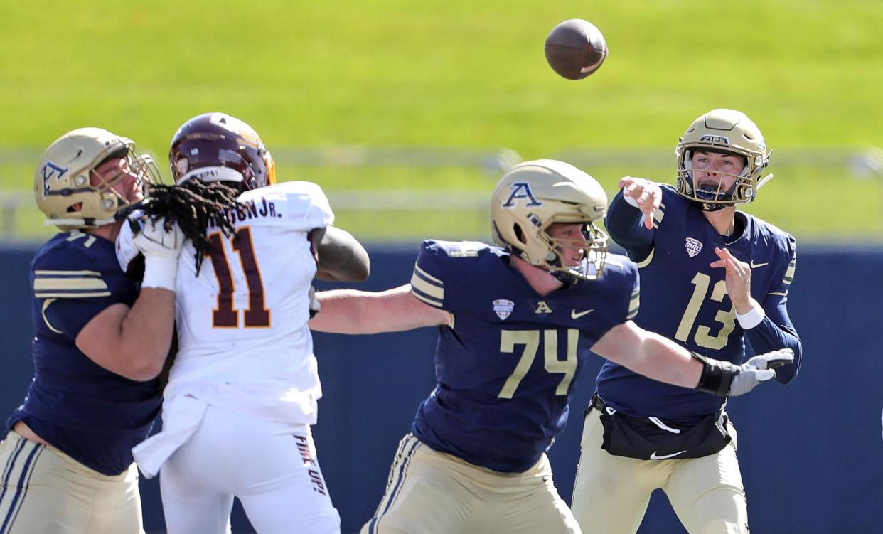 Akron quarterback Jeff Undercuffler, here throwing a first-half pass against visiting Central Michigan on Oct. 15, completed 28 passes for 247 yards and two touchdowns in the Zips' 23-22 loss Friday to Buffalo.