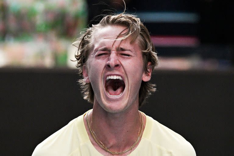 El desahogo del estadounidense Sebastian Korda al vencer al polaco Hubert Hurkacz y avanzar, por primera vez, a los cuartos de final del Abierto de Australia