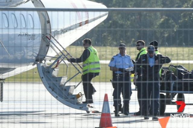 Fake bomb threat forces plane passengers to jump out windows