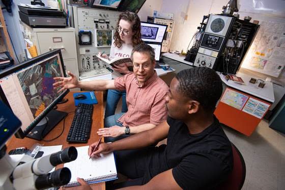 Dr. Keuhn and students in lab – Photo Courtesy: Concord University