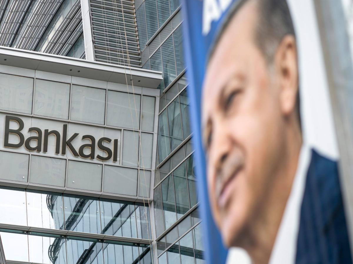 Türk hükümeti bankalar ve şirketler üzerindeki vergileri artırmayı planlıyor