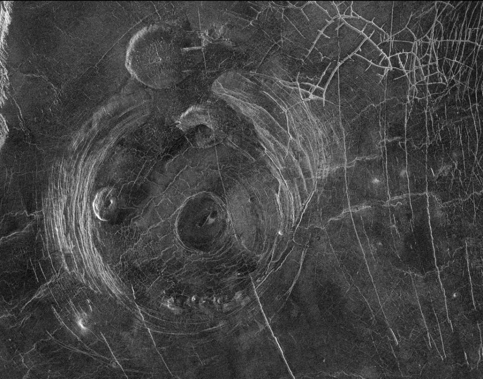 Aine, uma das coronas na superfície de Vênus, no hemisfério sul do planeta (Imagem: Reprodução/NASA/JPL-Caltech)