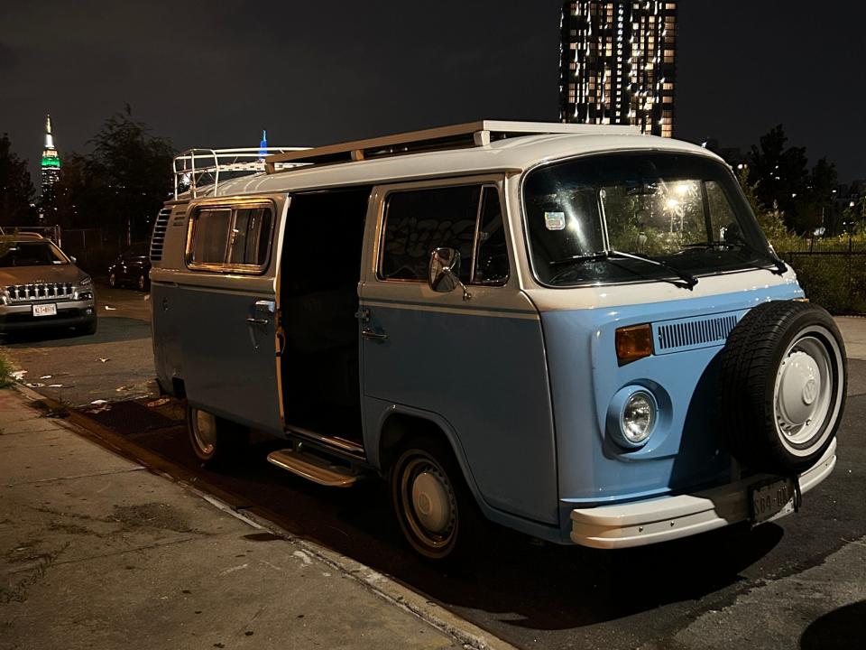 Der Kleinbus auf einer Straße in Manhattan. - Copyright: Gerardo Rios Garcia