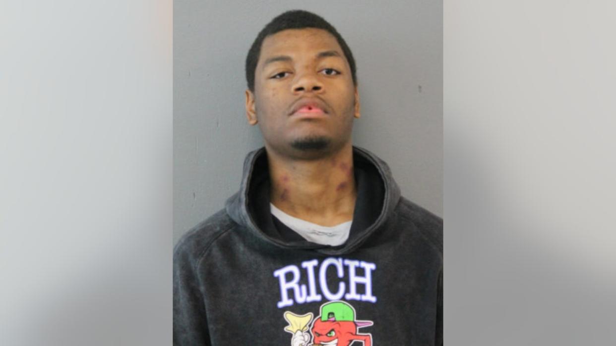 <div>Trevon Robinson, 19.</div> <strong>(Chicago Police Department)</strong>