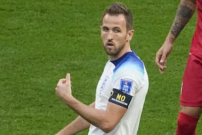 England captain Harry Kane wearing a FIFA-approved armband that reads: ‘No discrimination’ during the soccer match between England and Iran at 2022 FIFA World Cup in Doha, Qatar, Nov. 21, 2022. (AP Photo/Pavel Golovkin)