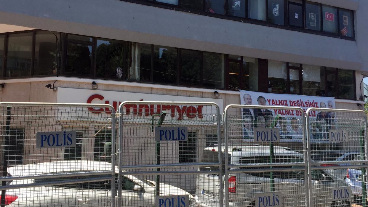 Die Zeitung «Cumhuriyet» ist der türkischen Regierung schon lange ein Dorn im Auge. Foto: Mirjam Schmitt