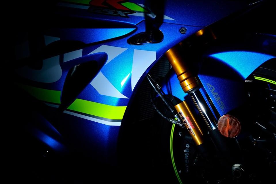 GSX-R1000R 搭載SHOWA 最新研發的BFF 前叉。