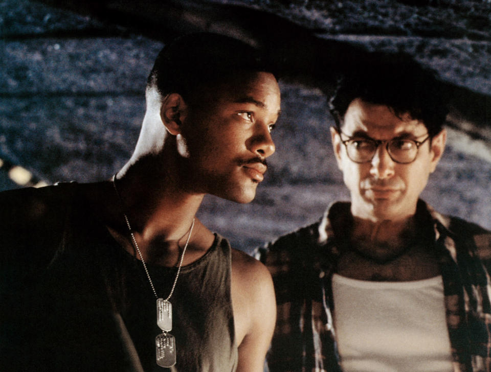 INDEPENDENCE DAY, from left: Will Smith, Jeff Goldblum, 1996. ©20th Century-Fox Film Corporation/TM & Copyright/courtesy Everett Collection